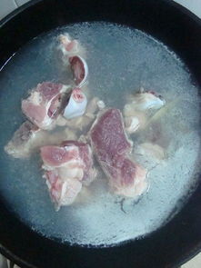 東莞食材配送?中心談談，哪些人不適合喝豬筒骨湯？